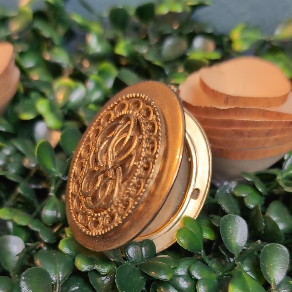 Ornate vtg Gold-Tone Locket Pendant